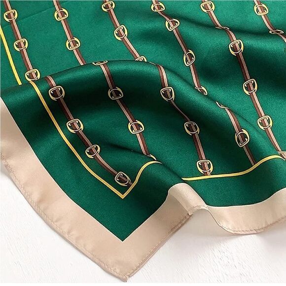Green Chain Mulberry Silk Neck Scarf